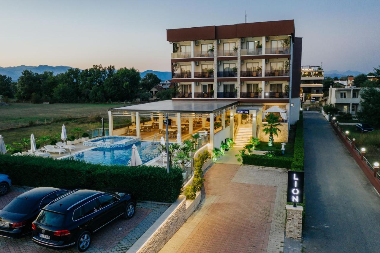 Hotel Lion Ulcinj Buitenkant foto