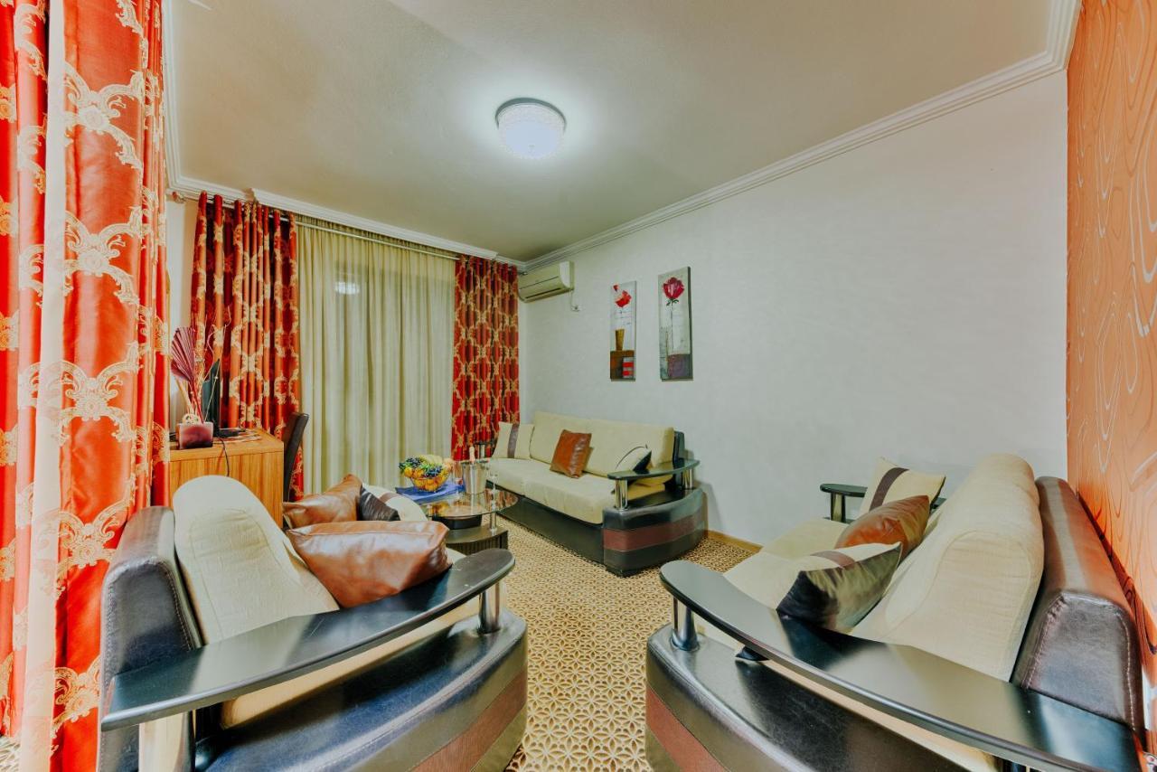 Hotel Lion Ulcinj Buitenkant foto