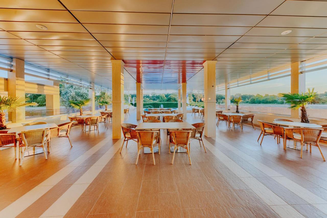 Hotel Lion Ulcinj Buitenkant foto
