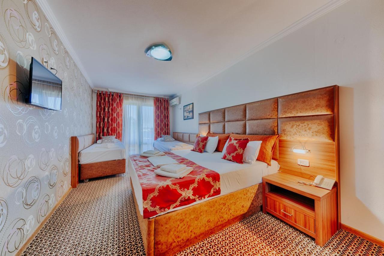 Hotel Lion Ulcinj Buitenkant foto